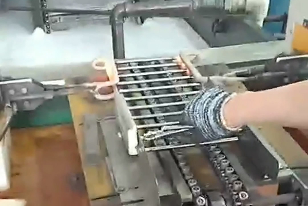 �ƗU���l�Ԅӻ��ӟ����O��