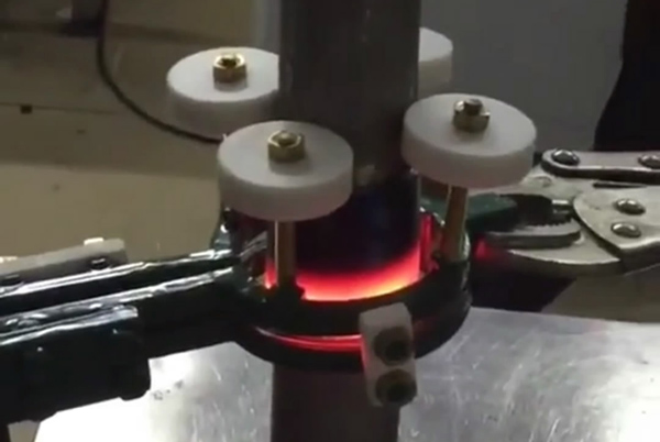 �ֳ�ʽ���l�ӟ�C��������䓹�