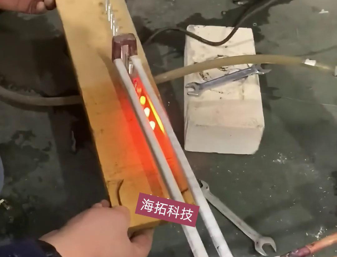 6mm端頭在線退火，采用高頻加熱機配合自動輸送帶實現均勻加熱退火