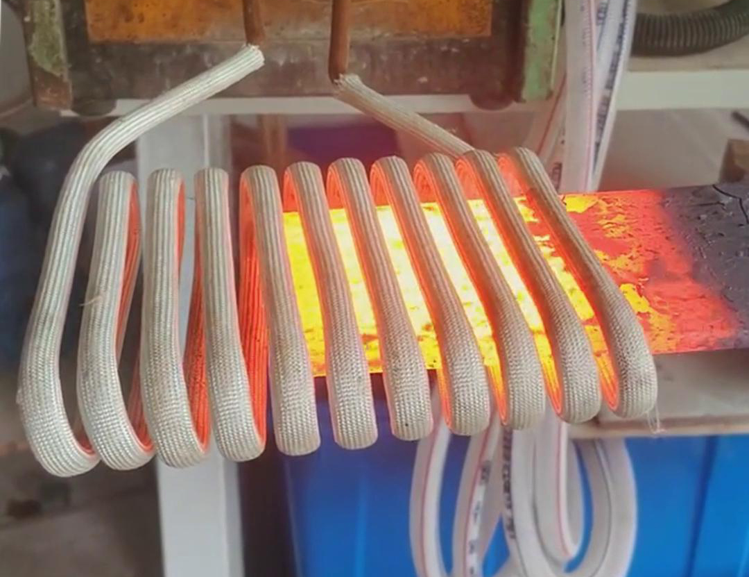 40KW高頻感應加熱設備可用于10mm鋼板的淬火、回火等熱處理工藝