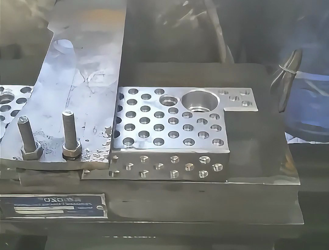 高頻淬火熱處理：模具滑塊表面強化的 “硬核技術”，壓鑄 / 沖壓模具通用，壽命提升 3 倍以上