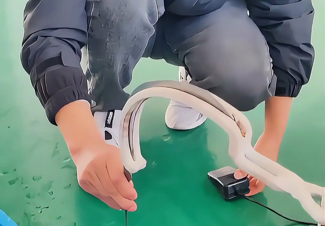 鐮刀淬火：傳統明火 VS 超高頻感應，選對技術讓鐮刀又硬又韌！