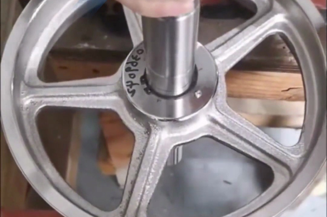 感應加熱裝配全過程揭秘，高效精準的工業裝配技巧！