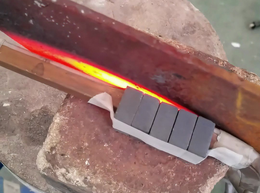 刀口淬火3秒達標！海拓高頻設備硬核參數碾壓行業標準