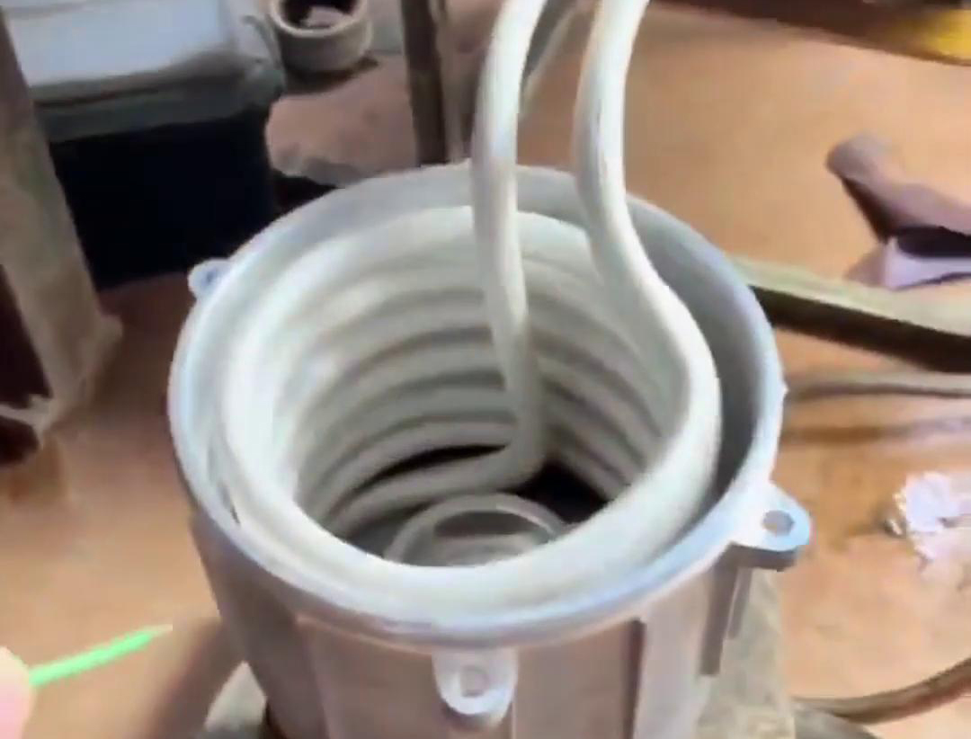 使用高頻機進行電機熱套的優點在于加熱速度快、溫度控制準確、對材料影響小等