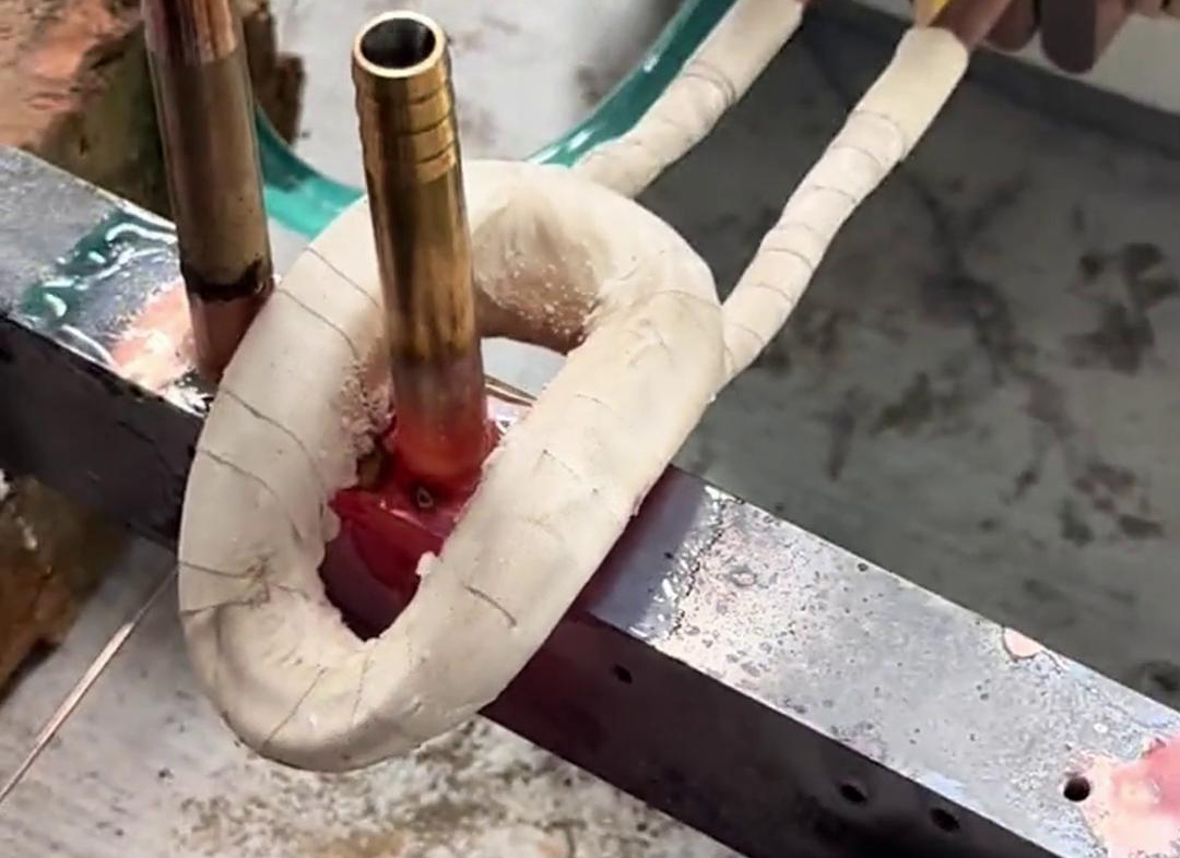 焊接工藝的魅力展現，銅管和方管高頻焊接，高頻技術創造的奇跡！