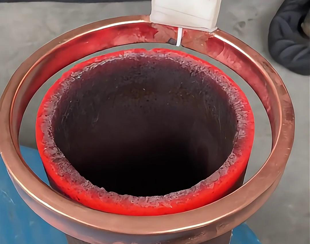 手持式高頻機用途廣泛，加熱焊接淬火退火是常用，熱裝熱配合也是常態