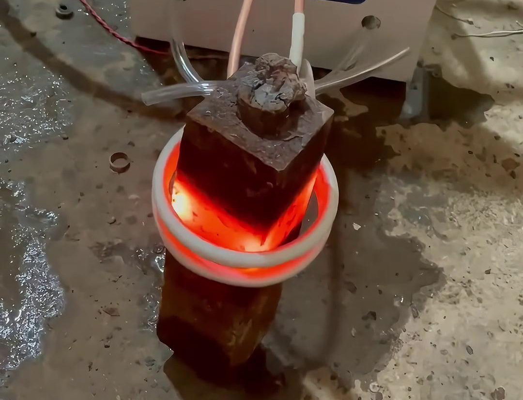 超音頻感應加熱設備，具有加熱均勻、熱效率高、操作簡便等特點