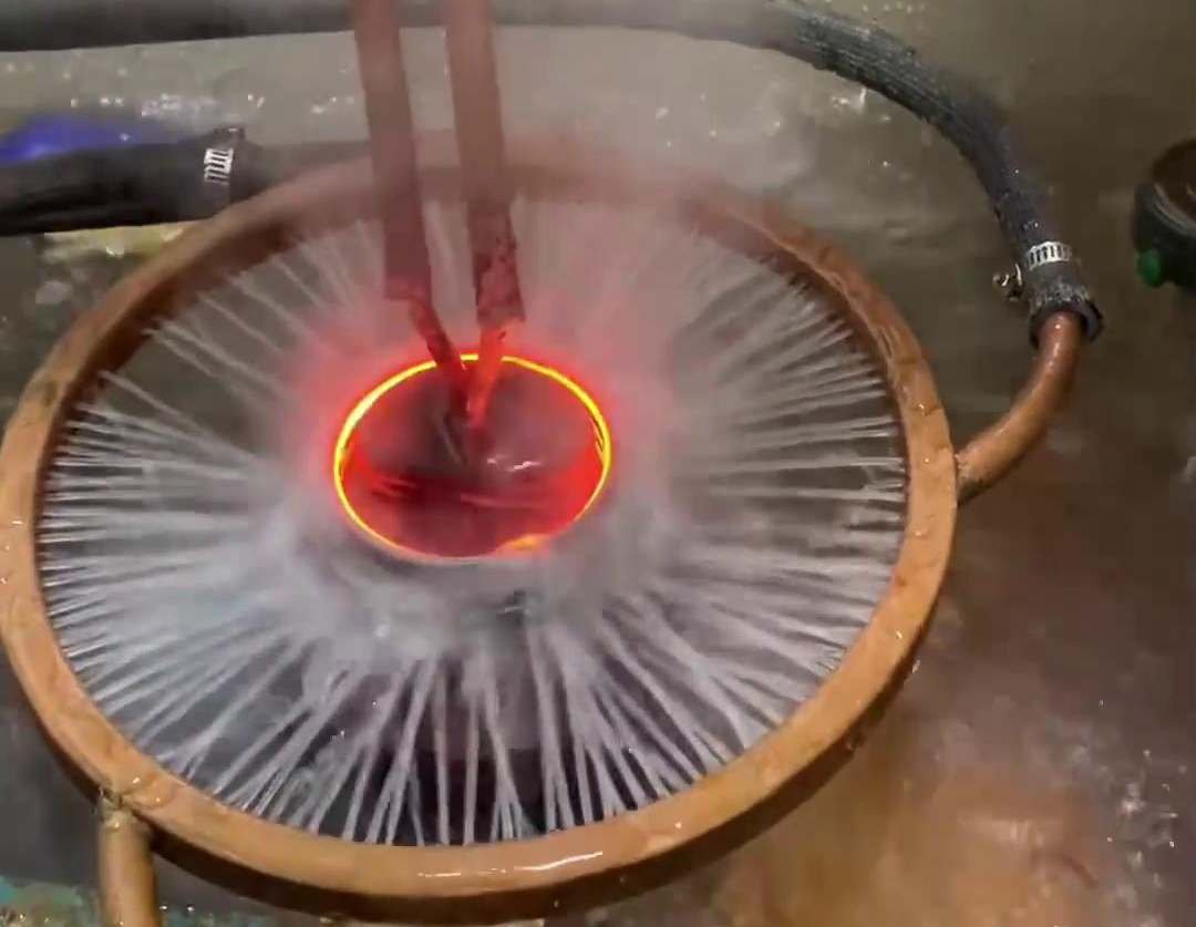 超高頻淬火機，只要三秒就可以對工件完成淬火熱處理
