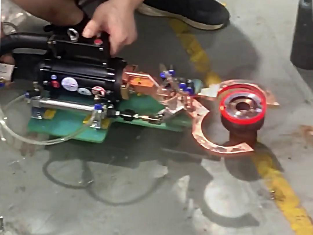 手持式高頻加熱機，配合這個開合式的感應加熱線圈加熱實在太強了