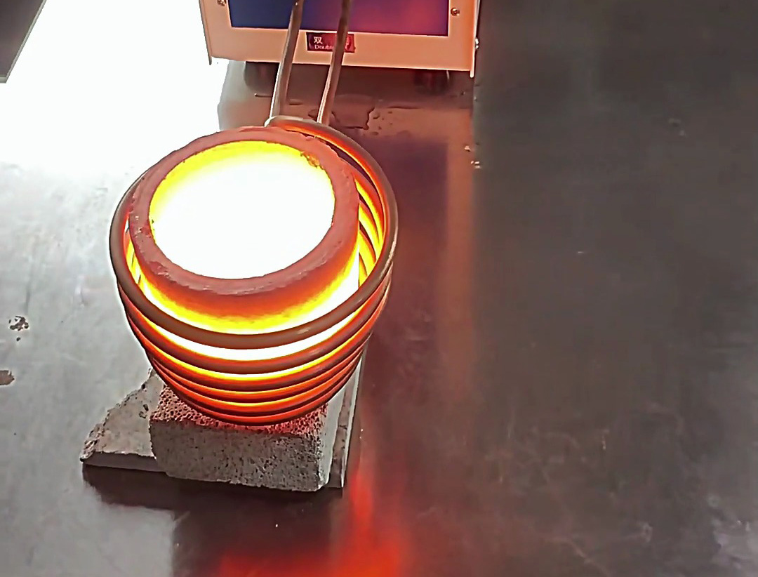 220V小型熔煉爐 是一種非常適用于實驗室、教學、貴金屬回收、首飾加工等場景