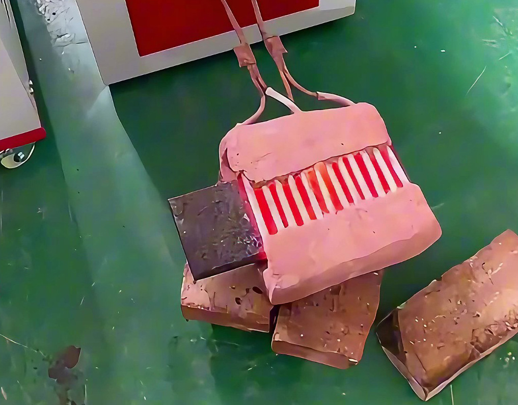 45KW中頻感應加熱設備，輕松將15mm厚的鋼板加熱到800度