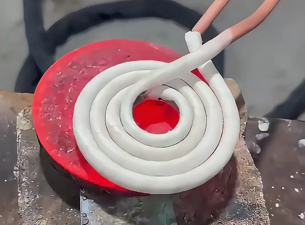 平面加熱的難題可不少。別愁，海拓手持式高頻加熱機來救場